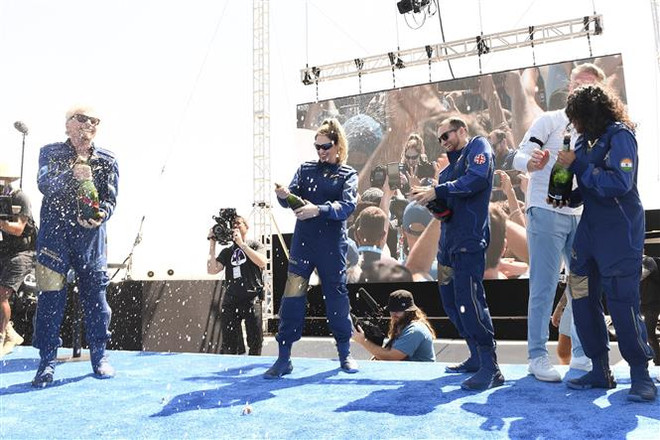 2021: Năm của du lịch không gian và những chuyến bay lên Sao Hỏa ảnh 2