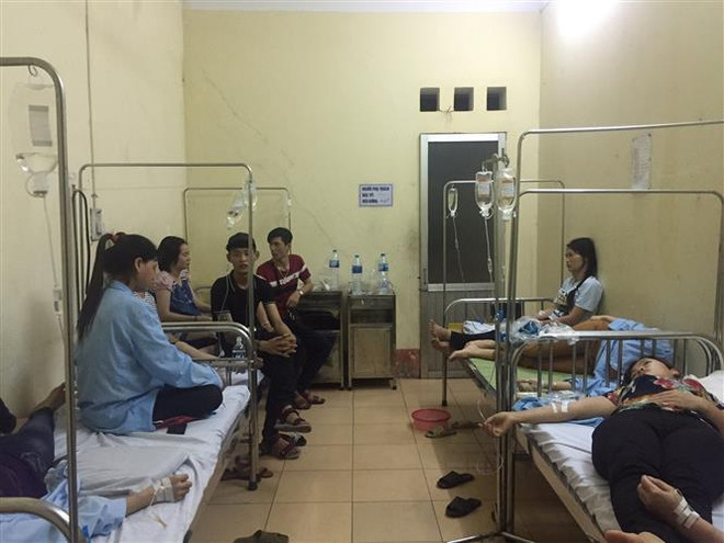 [Video] Hơn 100 người phải nhập viện cấp cứu sau khi đi ăn cỗ cưới ảnh 1