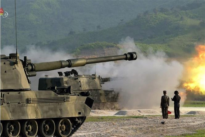 Các lực lượng tham gia cuộc diễn tập quân sự dưới sự giám sát của nhà lãnh đạo Triều Tiên Kim Jong-un ở phía Tây nước này ngày 9/5/2019. (Nguồn: Yonhap/TTXVN) Đại sứ Hàn Quốc: Triều Tiên phát tín hiệu muốn đàm phán với Mỹ ảnh 1