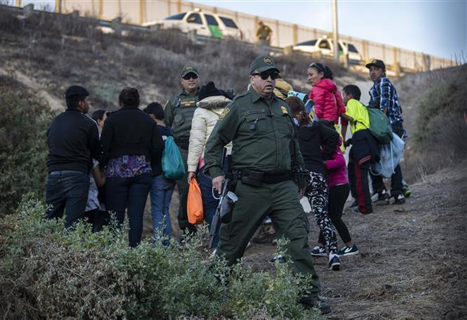 Canada chật vật xử lý dòng người tị nạn gia tăng ở biên giới với Mỹ ảnh 1