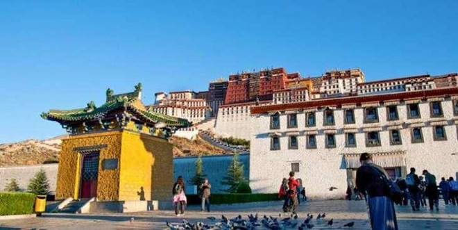 Trung Quốc: Thủ phủ Lhasa của Tây Tạng lần đầu tiên đón mùa Hè ảnh 1