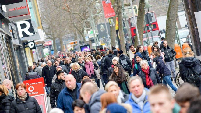 Nghiệp đoàn, chủ ngân hàng Đức nhất trí tăng lương cho người lao động ảnh 1