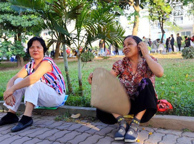 Bắc Bộ nắng nóng gay gắt, chỉ số tia UV ở ngưỡng nguy cơ gây hại cao ảnh 1