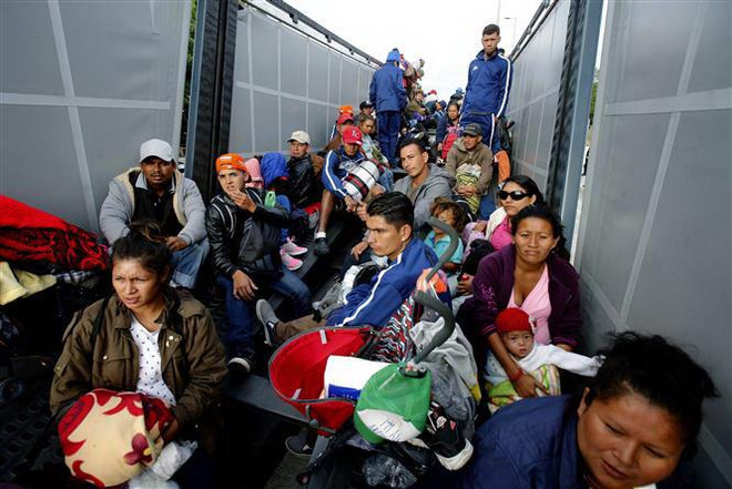 Mỹ đưa ra lệnh cấm xin tị nạn đối với người di cư vượt biên từ Mexico ảnh 1