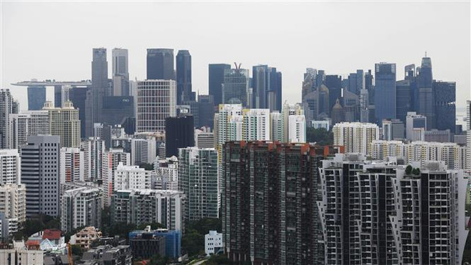 Các tòa nhà cao tầng ở Singapore. (Ảnh: THX/TTXVN) Lạm phát ở Singapore tăng lên mức cao nhất trong gần 14 năm ảnh 1