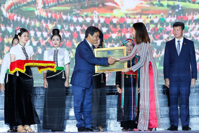 Thủ tướng: Quảng bá Xòe Thái là trách nhiệm của tất cả chúng ta ảnh 2