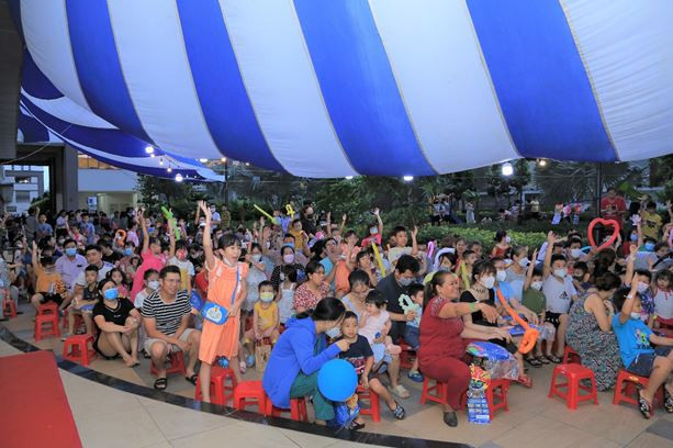 Trẻ em học cách bảo vệ môi trường từ ngày hội Trung Thu của NovaGroup ảnh 2