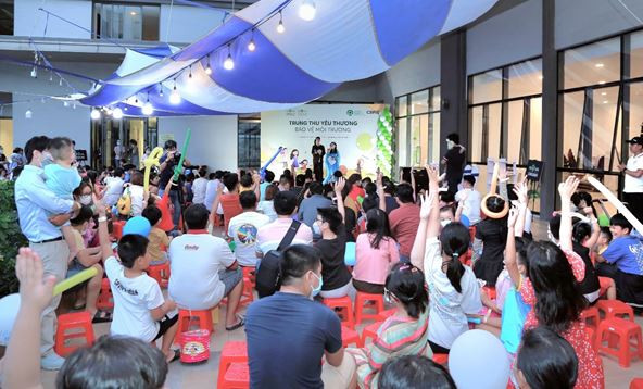 Trẻ em học cách bảo vệ môi trường từ ngày hội Trung Thu của NovaGroup ảnh 1