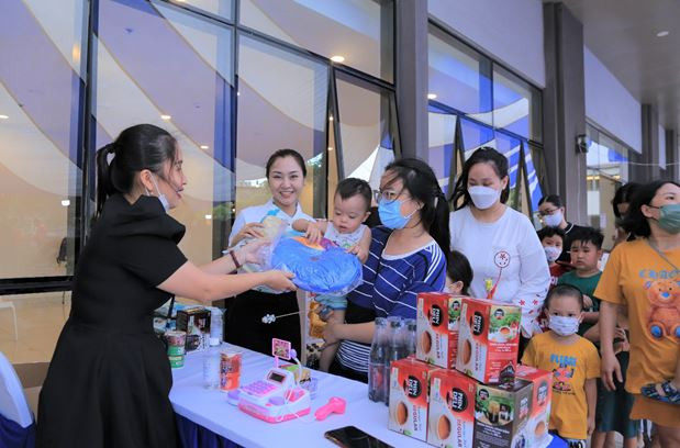 Trẻ em học cách bảo vệ môi trường từ ngày hội Trung Thu của NovaGroup ảnh 7