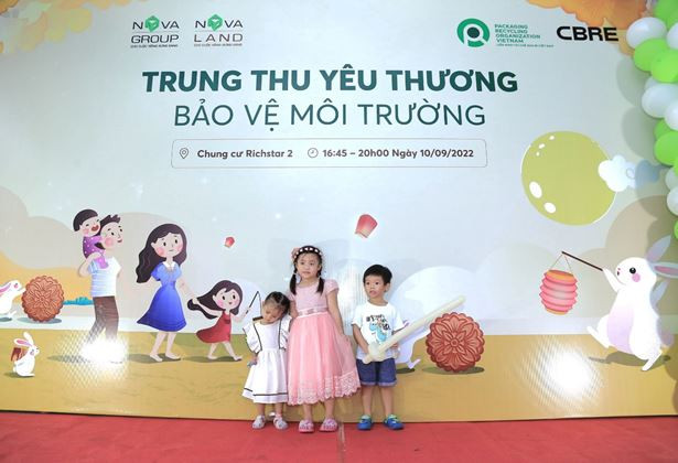 Trẻ em học cách bảo vệ môi trường từ ngày hội Trung Thu của NovaGroup ảnh 11