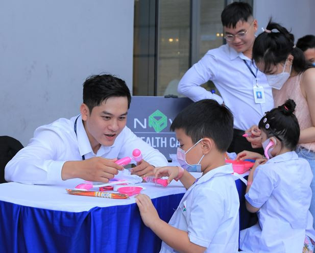 Trẻ em học cách bảo vệ môi trường từ ngày hội Trung Thu của NovaGroup ảnh 8