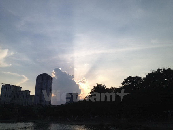 Nắng nóng ở khu vực Bắc Bộ sẽ kéo dài đến ngày 19/8 ảnh 1