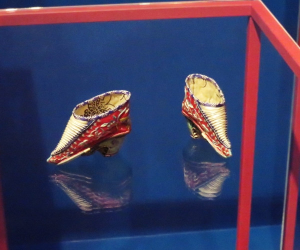 "Khoái cảm và niềm đau" trong những đôi giày độc nhất vô nhị ảnh 10