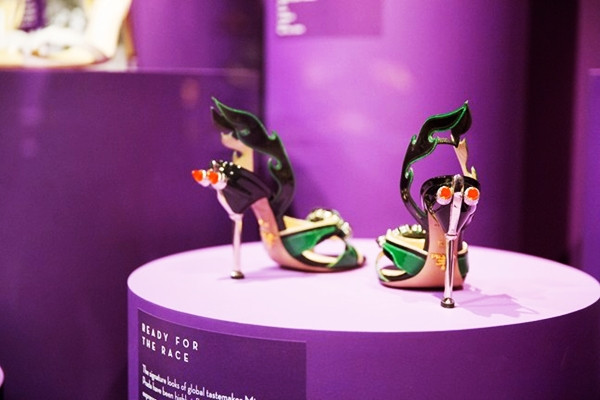 "Khoái cảm và niềm đau" trong những đôi giày độc nhất vô nhị ảnh 4