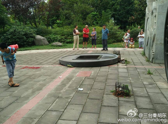 Cậu bé 10 tuổi chết oan ức vì bức tượng đổ ở Tứ Xuyên ảnh 3