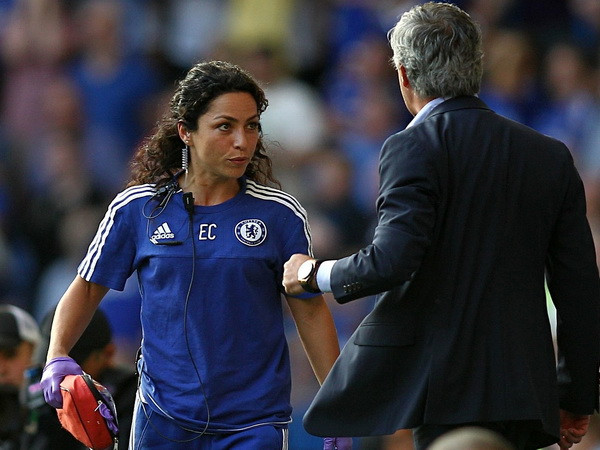 Mourinho bị chỉ trích vì vụ trừng phạt nữ bác sỹ xinh đẹp ảnh 1