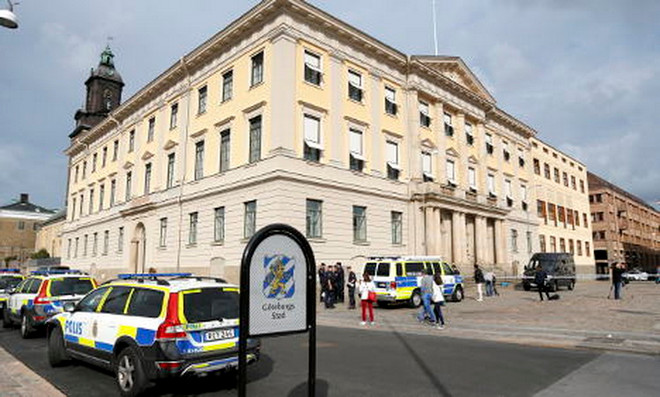 Một tòa thị chính ở Thụy Điển phải sơ tán do bị dọa đánh bom ảnh 1