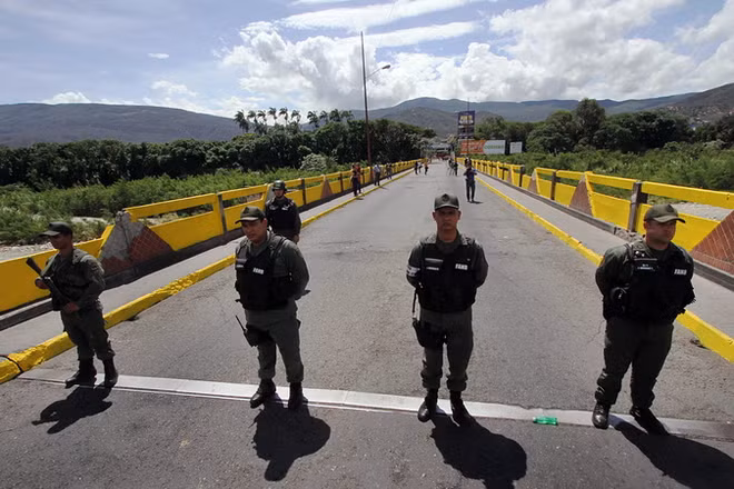 Venezuela ban bố tình trạng khẩn cấp tại biên giới với Colombia ảnh 1
