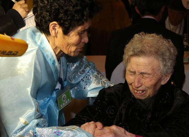 Triều Tiên-Hàn Quốc sẽ đàm phán đoàn tụ gia đình ly tán vào 7/9 ảnh 1