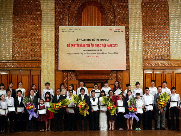 Toyota trao 85 suất học bổng tài năng âm nhạc Việt Nam ảnh 1