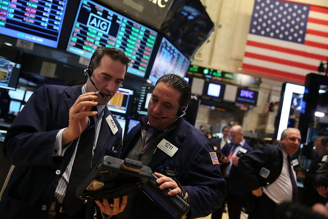 Đi ngược xu hướng, chỉ số công nghiệp Dow Jones lập kỷ lục mới ảnh 1