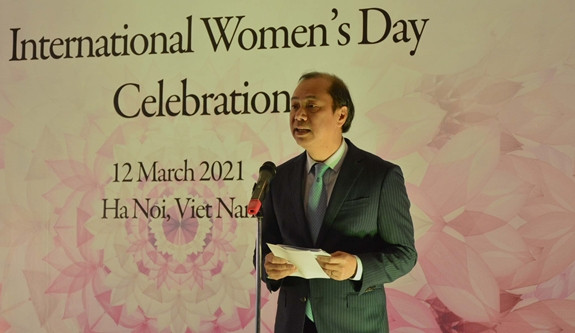 Bộ Ngoại giao gặp mặt nữ Đại sứ, phu nhân Đại sứ các nước tại Việt Nam ảnh 2