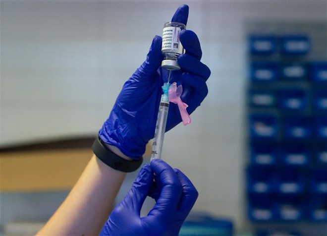 Các quan chức cấp cao Croatia tiêm chủng vaccine của AstraZeneca ảnh 1