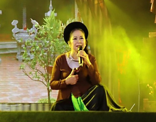 Người giữ mãi 'ngọn lửa' tình yêu với nghệ thuật hát xẩm ảnh 1