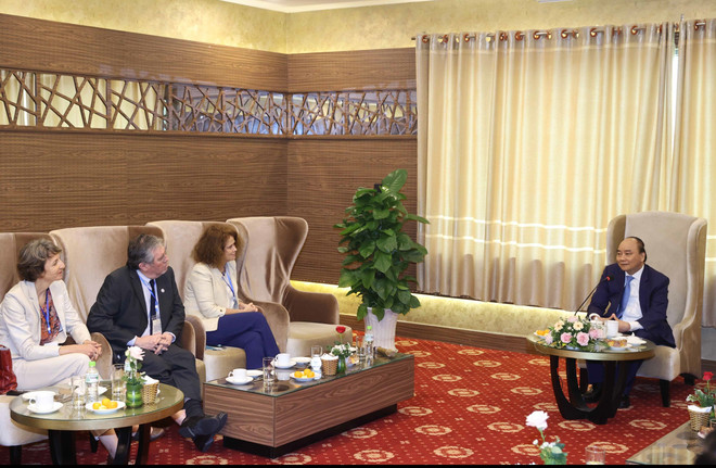 Thủ tướng tiếp các đối tác bên lề Hội nghị về Đồng bằng sông Cửu Long ảnh 1