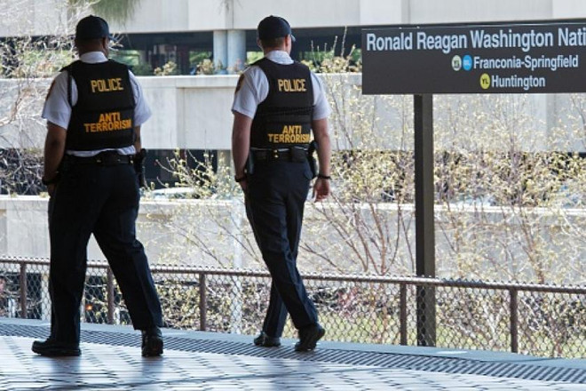 Sĩ quan cảnh sát Mỹ đầu tiên bị bắt do ủng hộ tổ chức IS ảnh 1