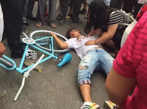 Giết chó vì thèm ăn thịt, thanh niên Trung Quốc bị đánh ngất xỉu ảnh 2