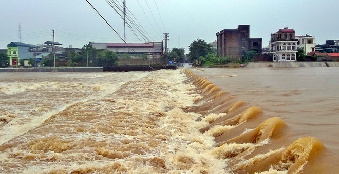 Khôi phục cấp điện cho 3 tỉnh bị ảnh hưởng của bão số 3 ảnh 1