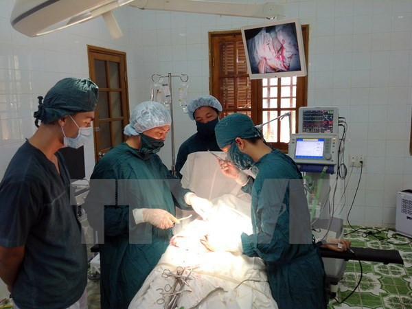 Truyền máu trực tiếp cứu sống một bệnh nhân ở Bạch Long Vĩ ảnh 1