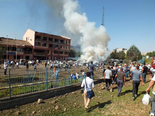 Đánh bom xe ở miền Đông Thổ Nhĩ Kỳ, hàng trăm người thương vong ảnh 2