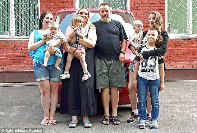 Lo ngại làn sóng tị nạn, một gia đình Đức chạy sang Nga ảnh 1