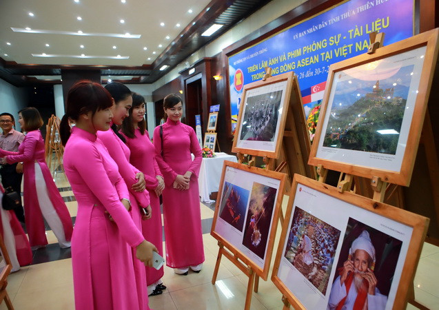 Khai mạc triển lãm “ASEAN - Sắc màu Văn hóa” tại Hà Nội ảnh 1