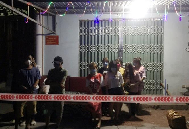 12 người bị xử phạt, buộc cách ly tập trung vì tụ tập hát karaoke ảnh 1