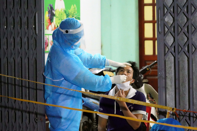 [Photo] Hà Nam: Cách ly xã hội xã Công Lý từ 0 giờ ngày 16/5 ảnh 3