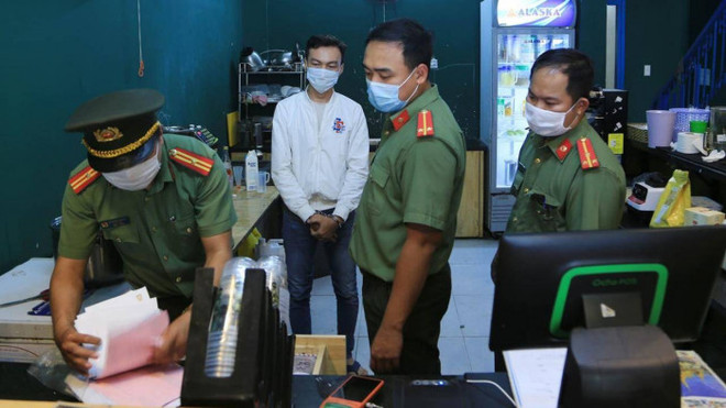 Đường dây người nước ngoài 'đội lốt' chuyên gia nhập cảnh trái phép ảnh 1