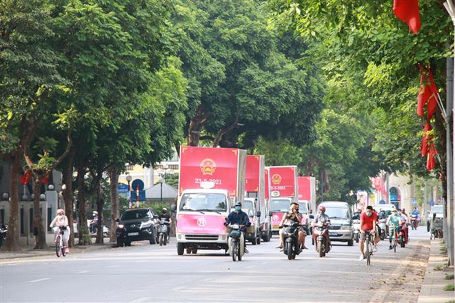 Bắc Bộ, Trung Bộ ngày nắng nóng gay gắt, Nam Bộ đề phòng mưa dông ảnh 1