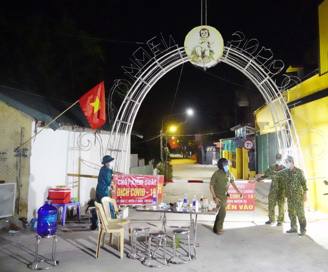 [Photo] Hà Nam: Cách ly xã hội xã Công Lý từ 0 giờ ngày 16/5 ảnh 1