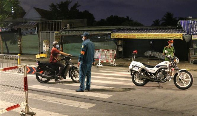 Chưa đồng bộ trong việc thực hiện giãn cách xã hội tại quận Gò Vấp ảnh 2