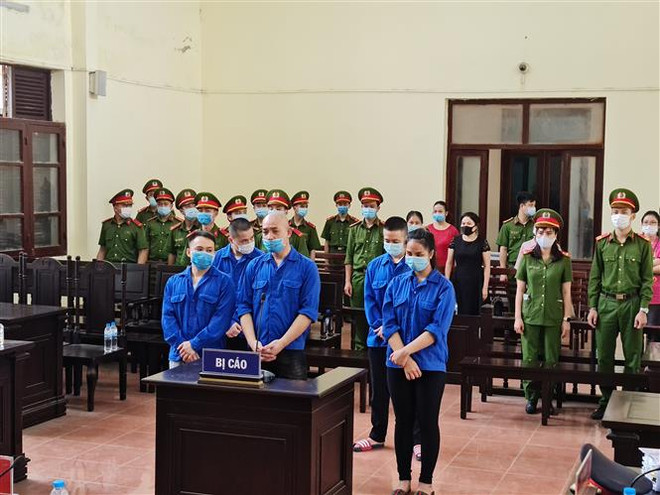 'Dũng trọc' lĩnh án 42 tháng tù giam vì tổ chức sử dụng ma túy ảnh 1