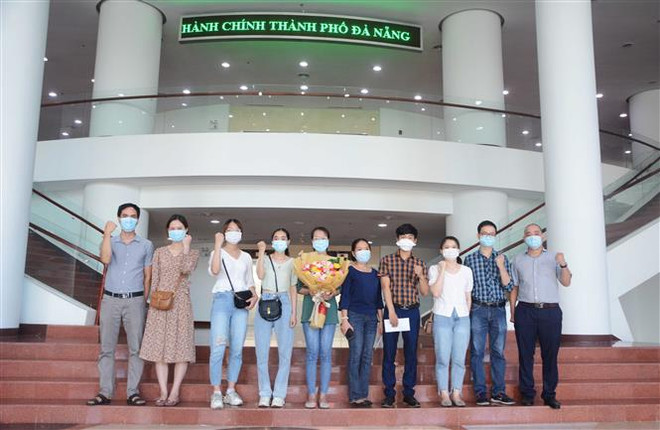 Đà Nẵng tiễn các y, bác sỹ lên đường chi viện Bắc Giang chống dịch ảnh 1