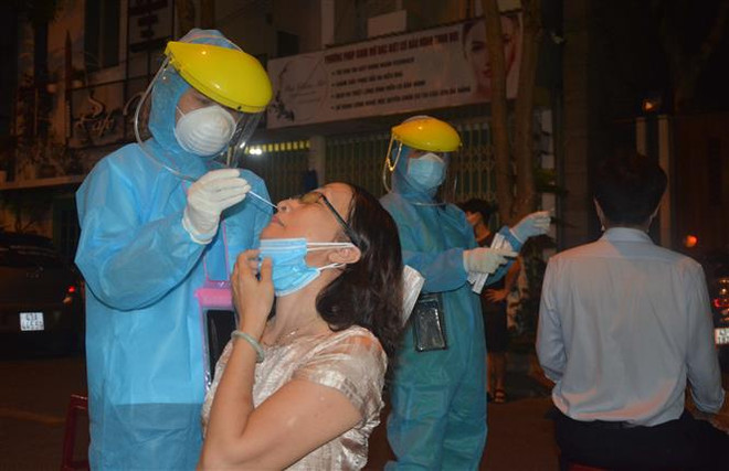 Đà Nẵng, Điện Biên khẩn trương truy vết, xét nghiệm ngay trong đêm ảnh 1