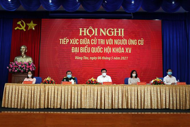 Phó Thủ tướng Phạm Bình Minh tiếp xúc cử tri thành phố Vũng Tàu ảnh 2