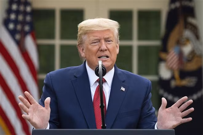 Ông Trump tuyên bố có quyền quyết định mở cửa trở lại nền kinh tế ảnh 1