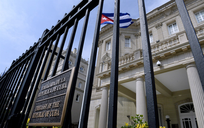 Đại sứ quán Cuba ở thủ đô Washington. (Nguồn: AP) Bắt giữ đối tượng nổ súng nhằm vào Đại sứ quán Cuba ở Mỹ ảnh 1