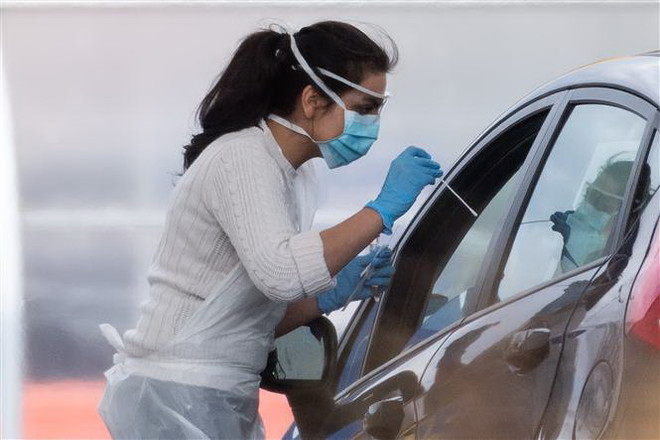 Dịch COVID tại châu Âu: Số ca tử vong tại Anh, Pháp tiếp tục tăng mạnh ảnh 1