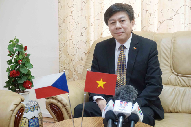 Người Việt tại Séc góp sức cùng chính quyền sở tại chống dịch COVID-19 ảnh 2